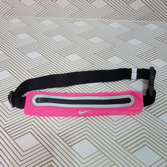 Nike Expandable Lean Waistpack Adult Unisex Pink/Black/Silver. Great Condition-